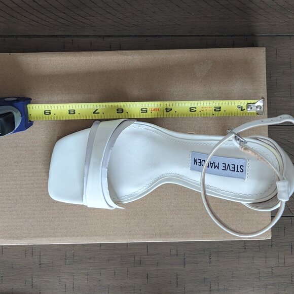 Steve Madden White Spree Stilleto Sandals--Sz 8- New without box - Picture 3 of 7